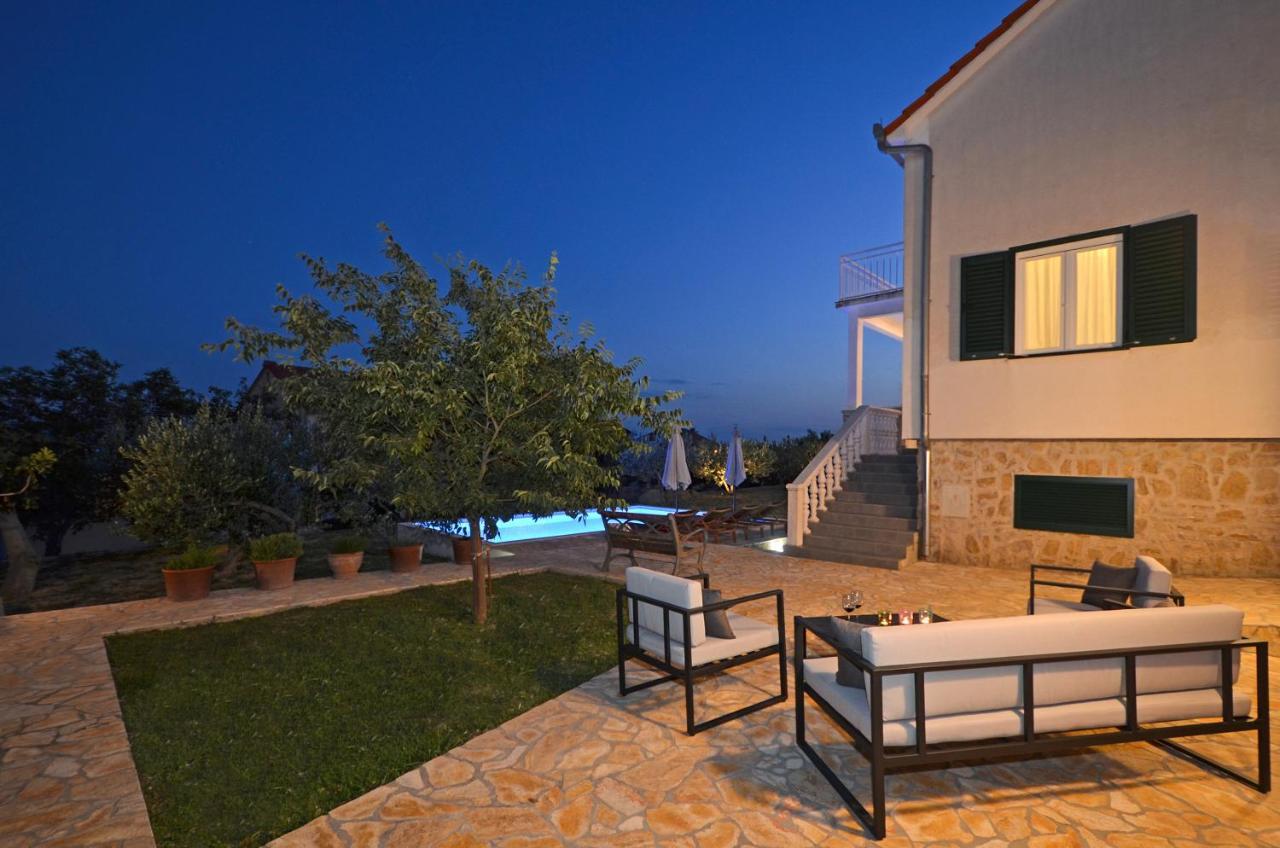 Holiday Home Nevera Kaštela المظهر الخارجي الصورة