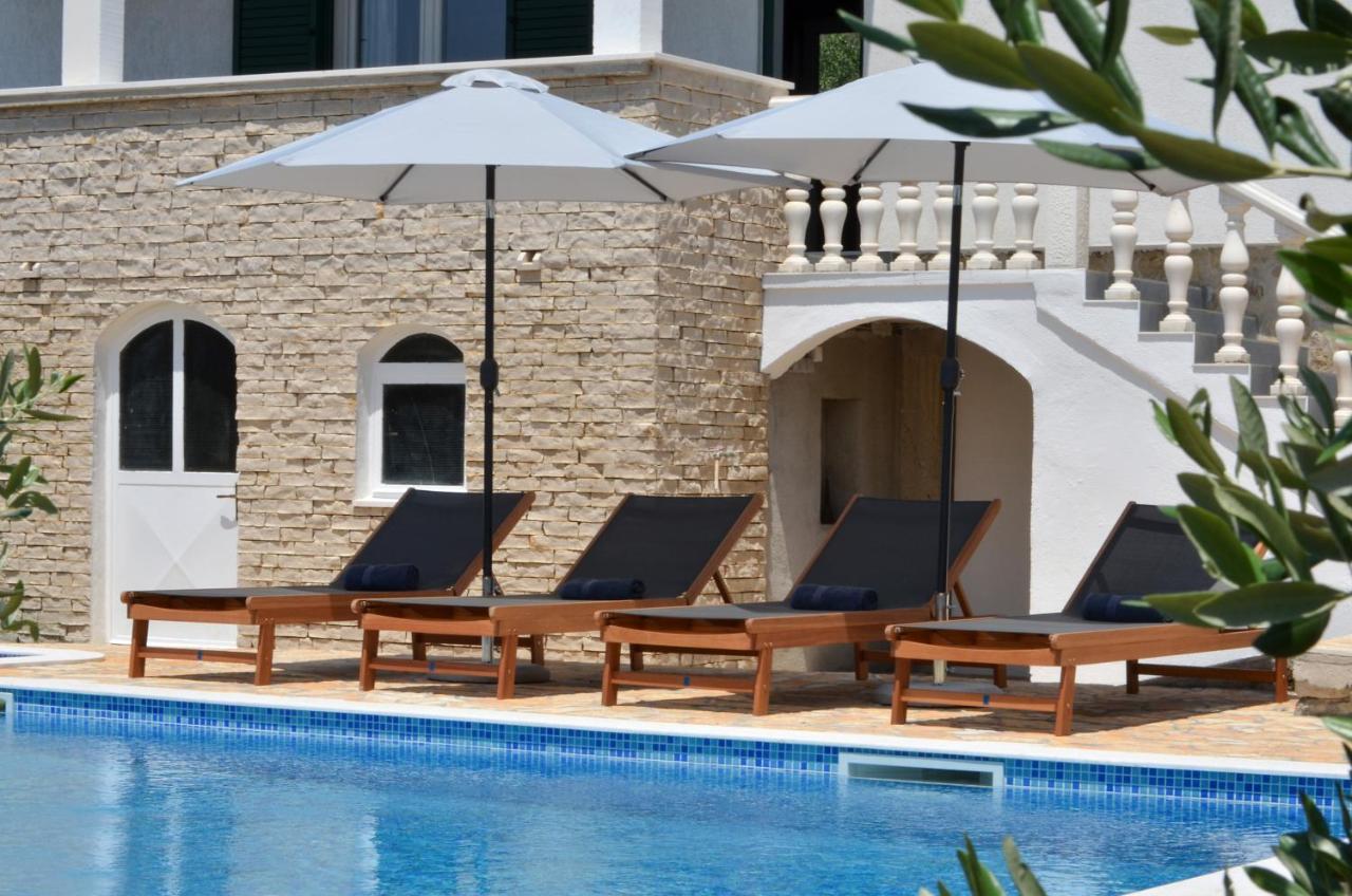 Holiday Home Nevera Kaštela المظهر الخارجي الصورة