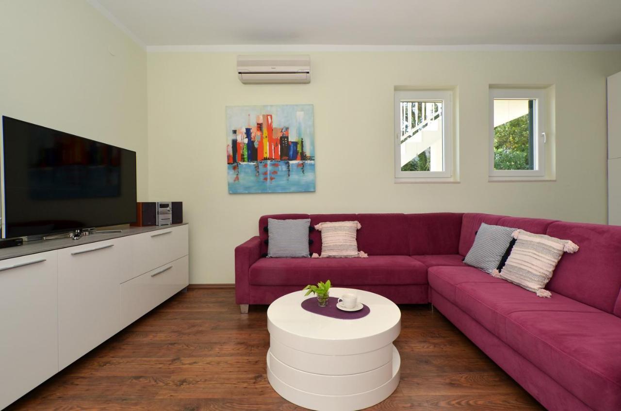 Holiday Home Nevera Kaštela المظهر الخارجي الصورة