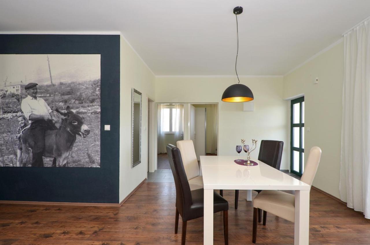 Holiday Home Nevera Kaštela المظهر الخارجي الصورة