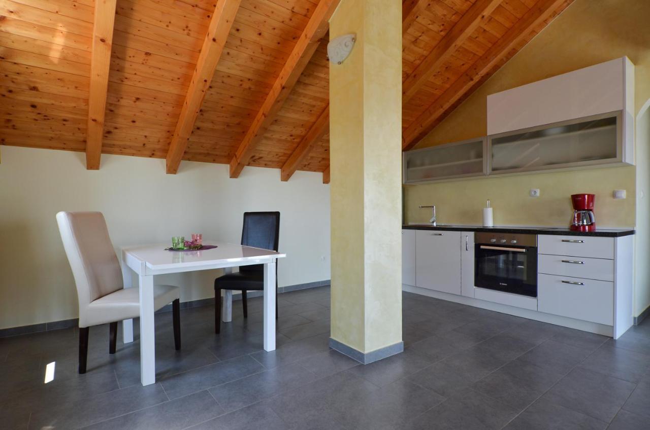 Holiday Home Nevera Kaštela المظهر الخارجي الصورة