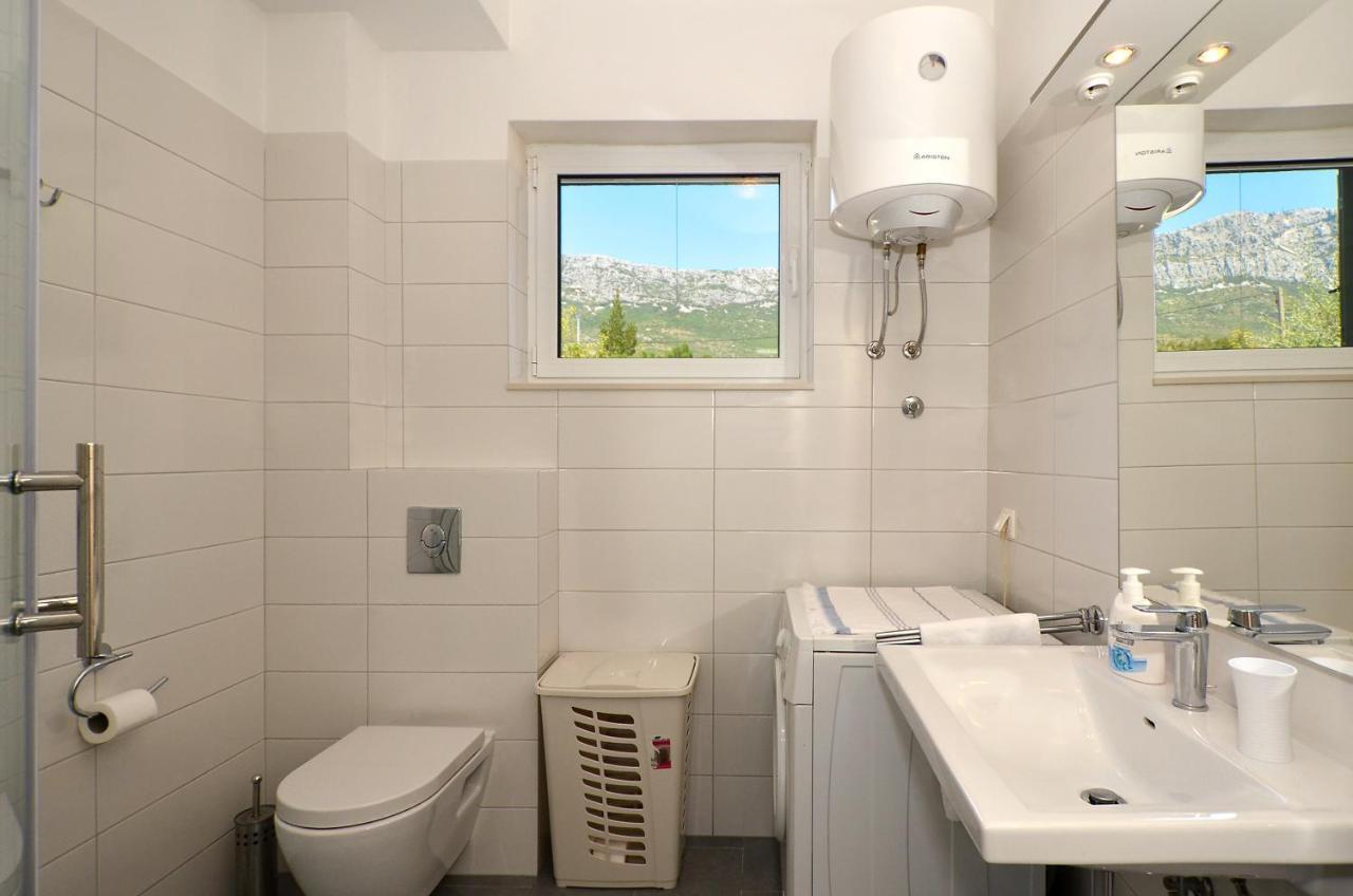 Holiday Home Nevera Kaštela المظهر الخارجي الصورة
