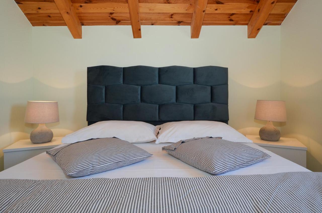 Holiday Home Nevera Kaštela المظهر الخارجي الصورة