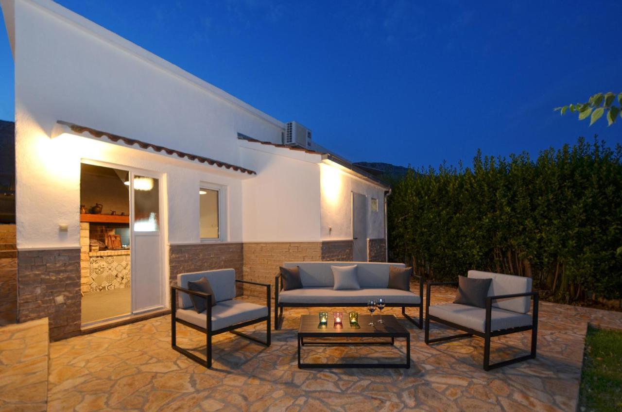 Holiday Home Nevera Kaštela المظهر الخارجي الصورة