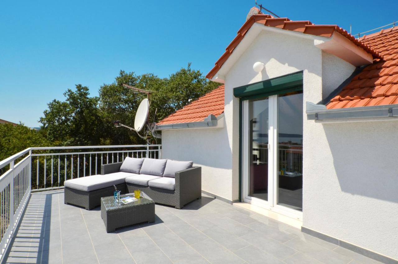 Holiday Home Nevera Kaštela المظهر الخارجي الصورة