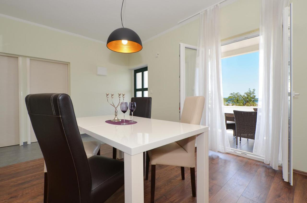 Holiday Home Nevera Kaštela المظهر الخارجي الصورة